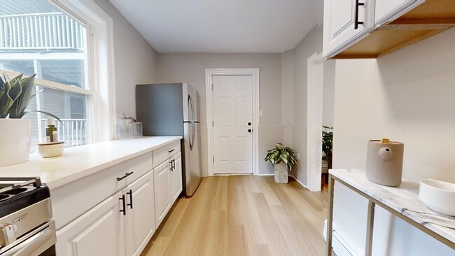 Foto del edificio - 227 R Western Ave