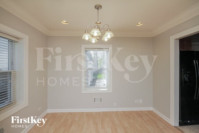 Building Photo - 15006 Avers Ave