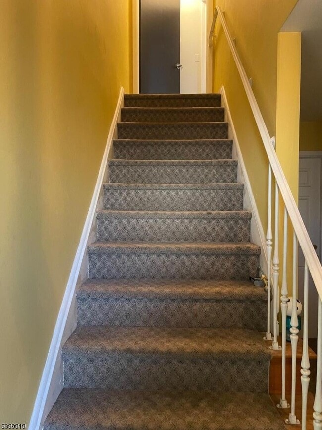 Foto del edificio - 113 Hawthorne Ave