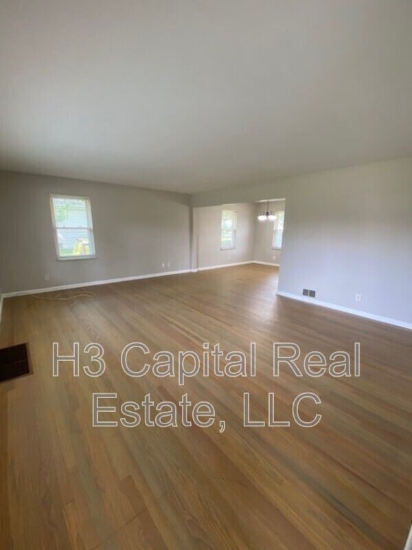 Foto del edificio - 2111 Clark Ave