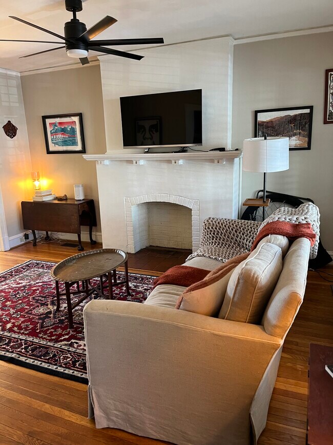 Foto del edificio - 3411 Ellwood Ave