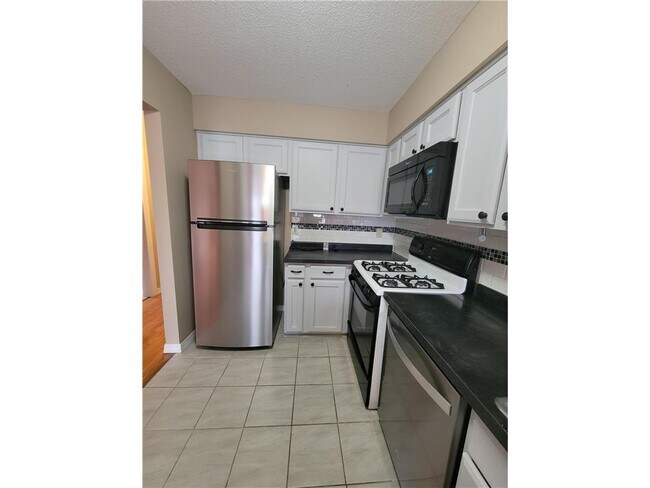 Building Photo - 9940 Cavell Ave S