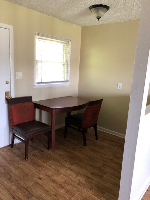 1 habitaciones, comedor - Hickory House Apartments