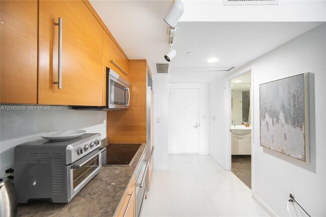 Foto del edificio - 475 Brickell Ave
