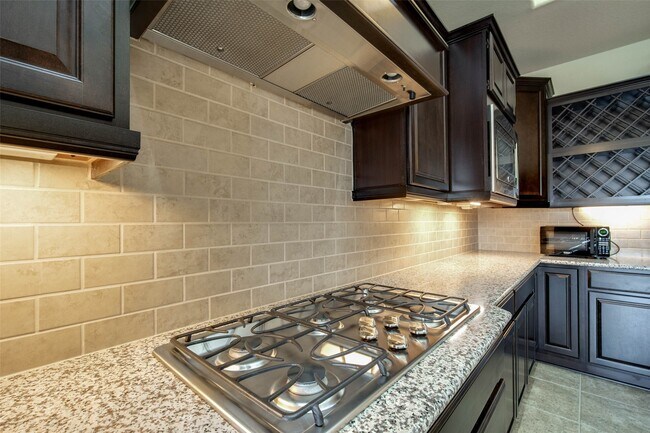 Building Photo - 24111 Valencia Ridge Ln