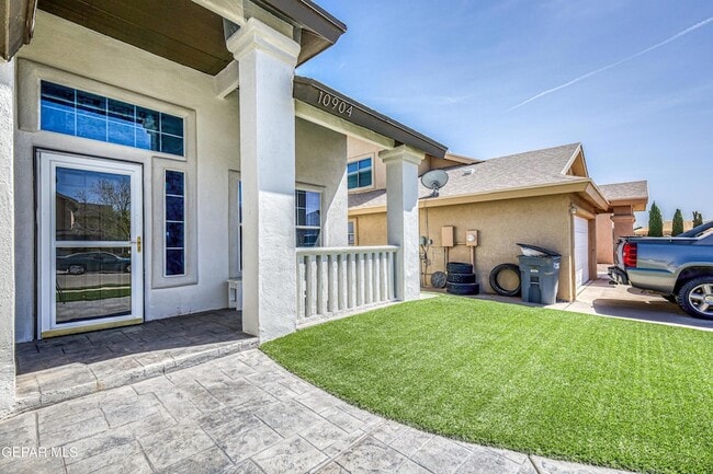 Building Photo - 10904 Duster Dr