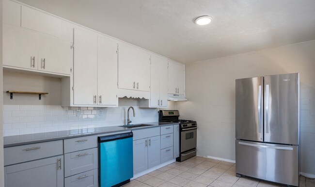 Foto del edificio - 710 W 12th St