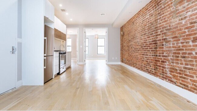 Building Photo - 1214 Rogers Ave