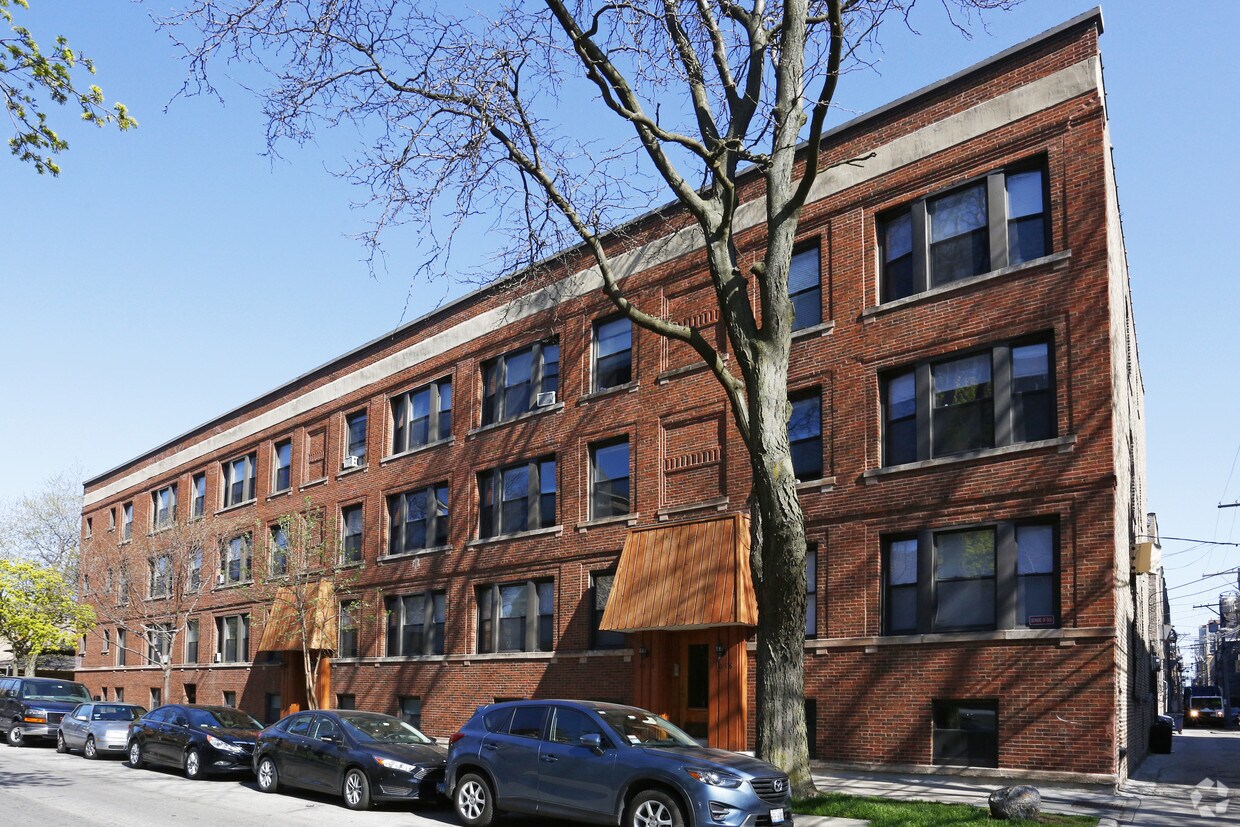 Building Photo - 1022 W Berwyn Ave