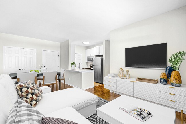 Interior Photo - Columbia Court
