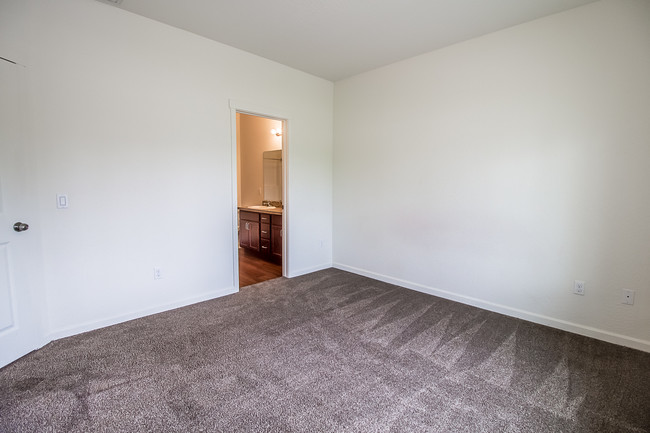 Building Photo - 1040 Rustic Lodge Lane
