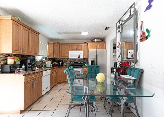 Building Photo - 5372 Bosque Ln