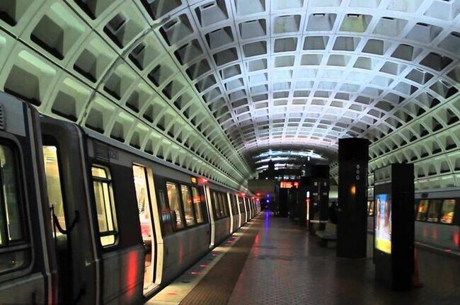 Foto del edificio - 1367 K St SE