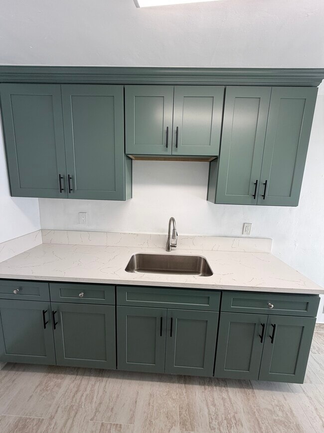 Foto del edificio - 350 W Fig St