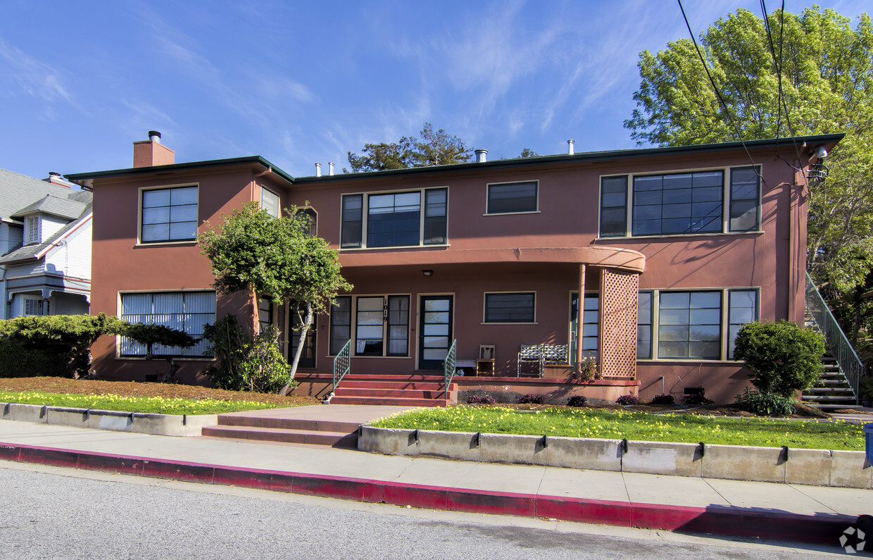 Building Photo - 1019 3rd St