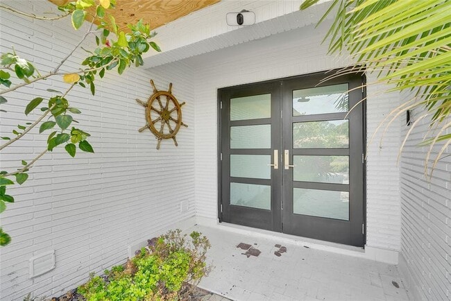Building Photo - 3944 Doral Dr