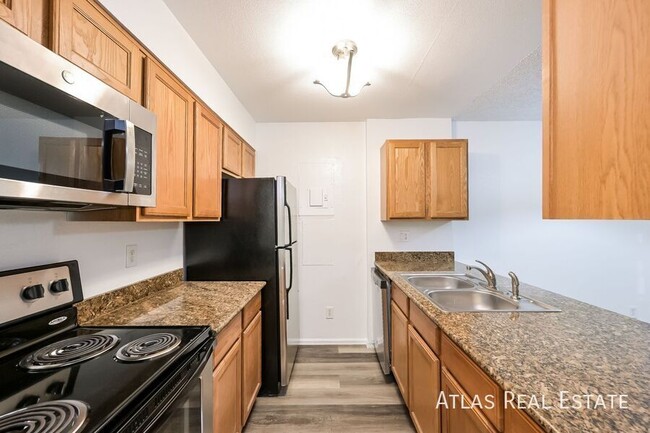 Building Photo - 14701 E Tennessee Dr