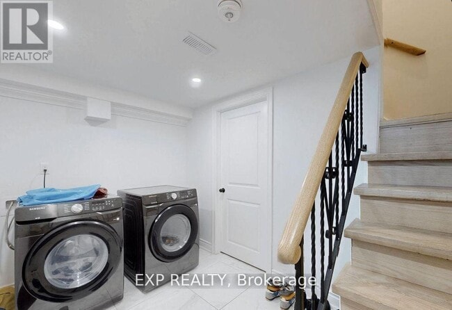 Building Photo - 45 Blaisdale Rd