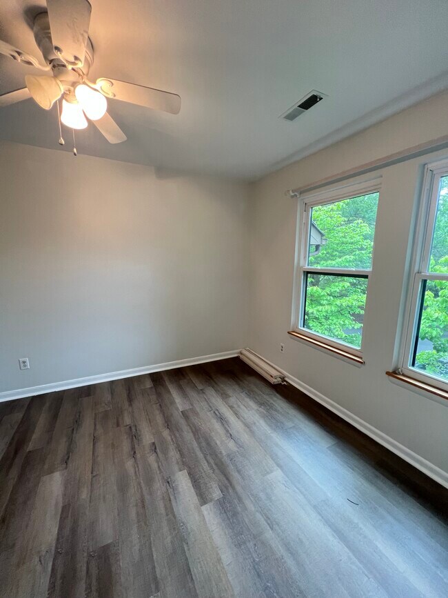 Foto del edificio - 706 Exton Ct
