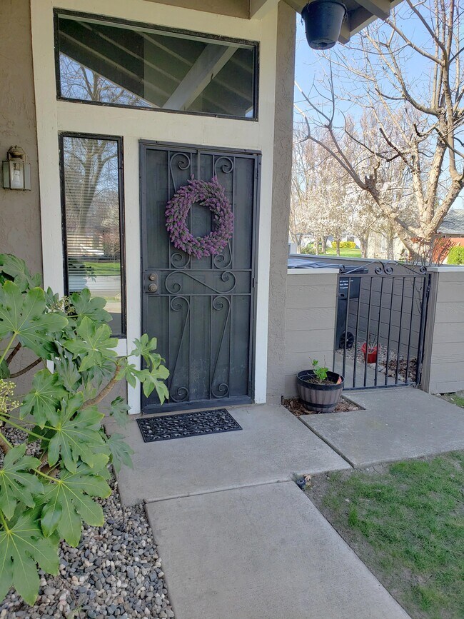 Foto del edificio - 445 Mariner Point Way
