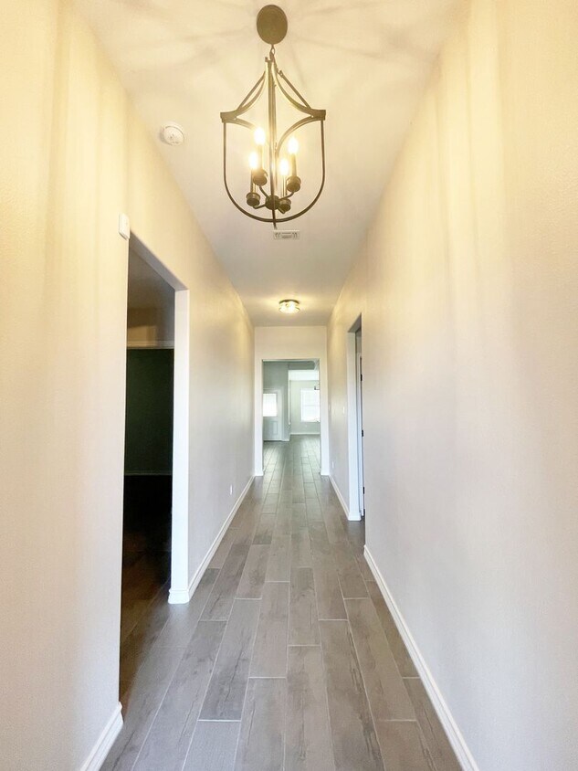 Foto principal - New Construction Home Move in Ready!