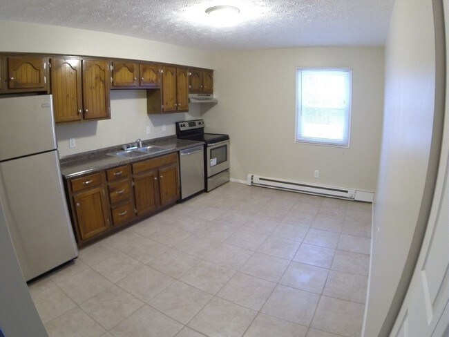 Building Photo - 2 br, 1 bath Apartment - 694 Robinson Road