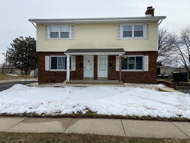 front of house - 439 Hartwell St