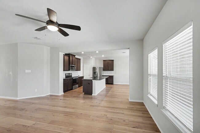 Building Photo - 4 Bed, 2.5 Bath Home in Hightop Ridge with Open Floor Plan