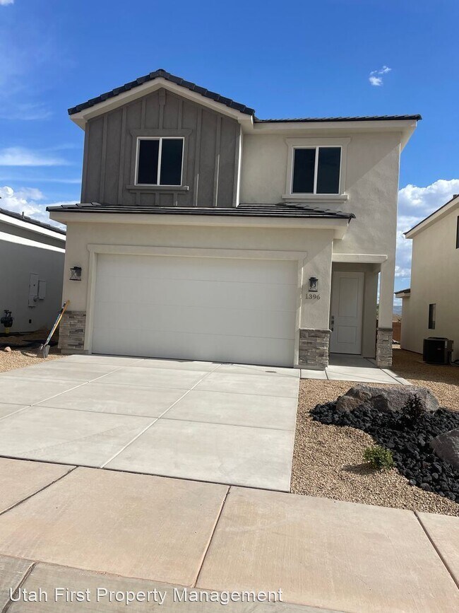 Foto del edificio - 4 br, 2.5 bath House - 1396 E White Hollow...