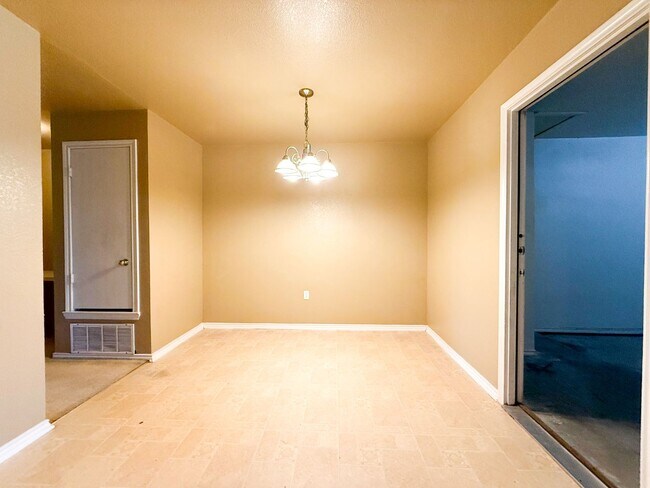 Building Photo - 1712 Ute Trail