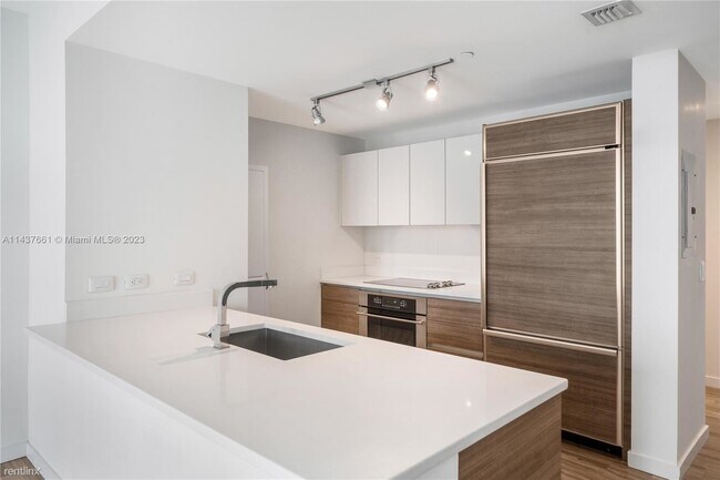 Foto del edificio - 1 br, 1 bath Condo - 1100 S Miami Ave Apt ...