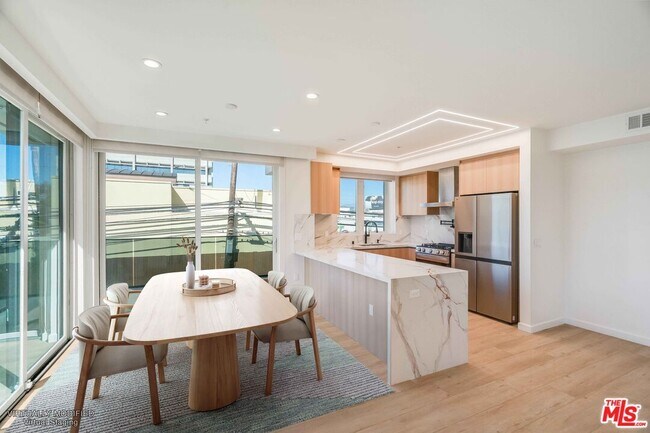 Foto del edificio - 1414 S Beverly Dr