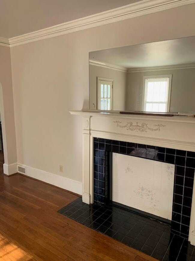 Building Photo - 444 E Park Dr