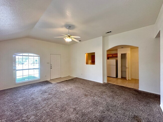 Foto del edificio - 3704 Gus Dr