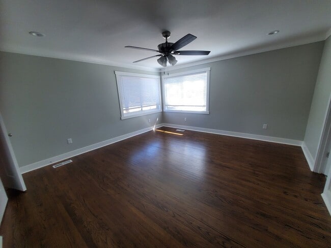 Building Photo - Contact Property managers Jeff and Tonia Rollins 501-626-9917