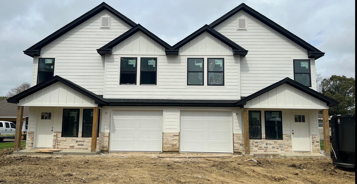 1412 Ave M, Nederland, TX 77627 Townhome Rentals in Nederland TX