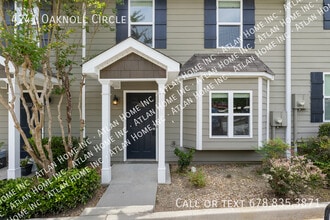 Building Photo - 4241 Oaknoll Cir