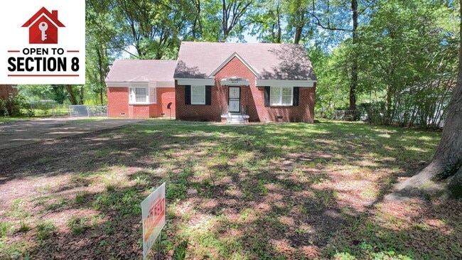 Beautifully Updated 4 bedroom 2 bath - Beautifully Updated 4 bedroom 2 bath House