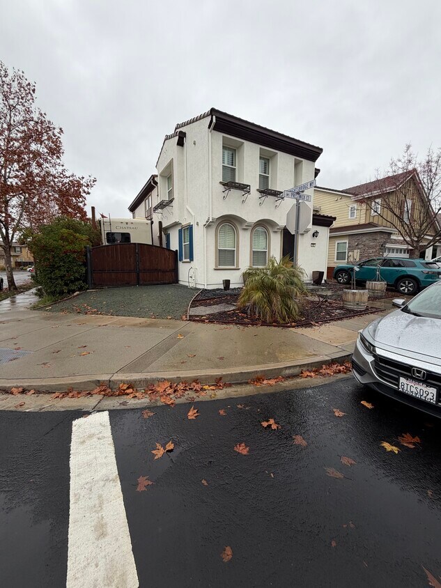 Foto del edificio - 701 Prestwick Ct