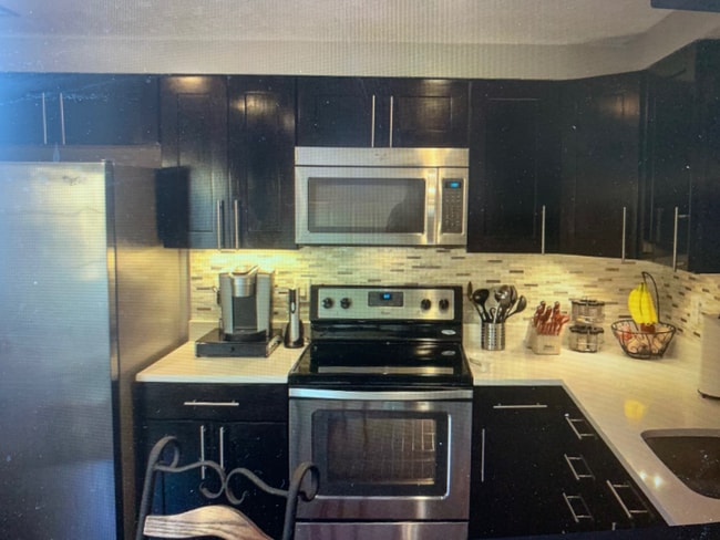 Building Photo - 8606 Hamilton Ct