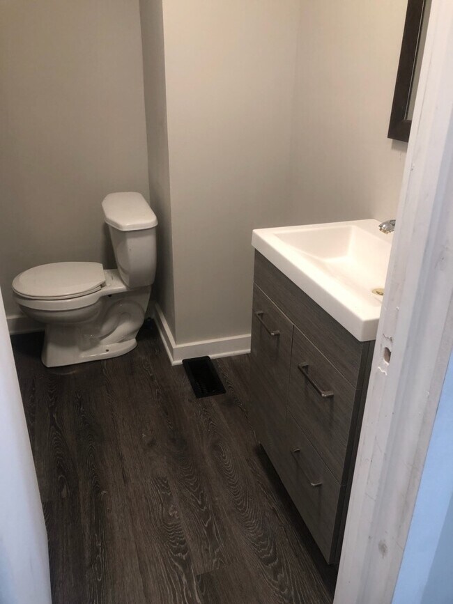 Foto del edificio - 406 Magnolia Ave