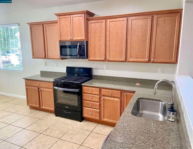 Building Photo - 50 Sugarbush Ct