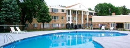 Interior Photo - Willows On France