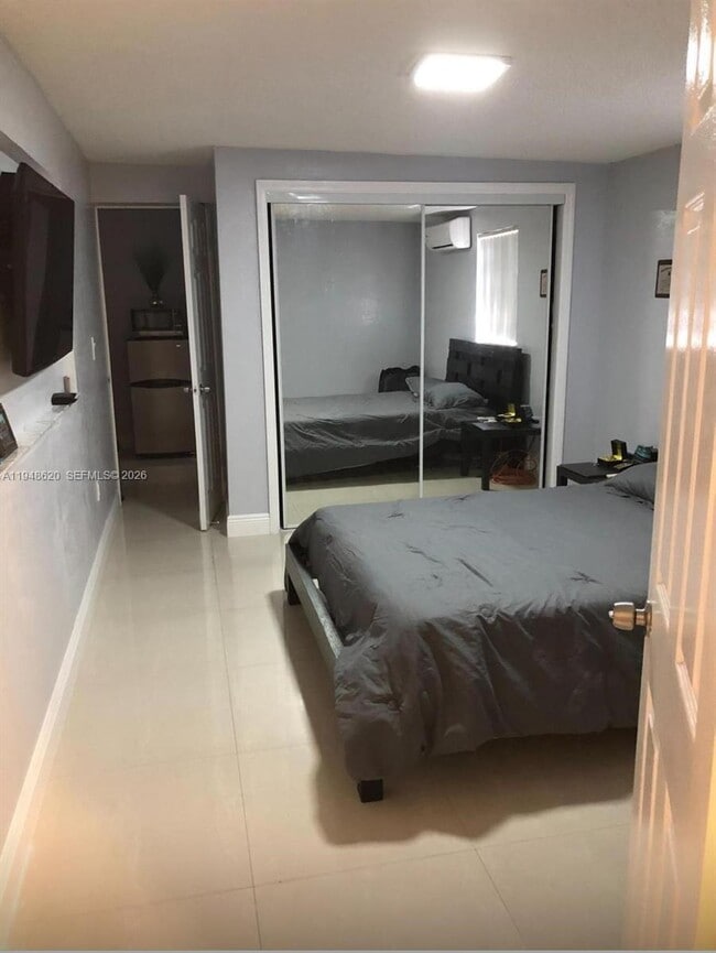 Foto del edificio - 411 W 31st Pl