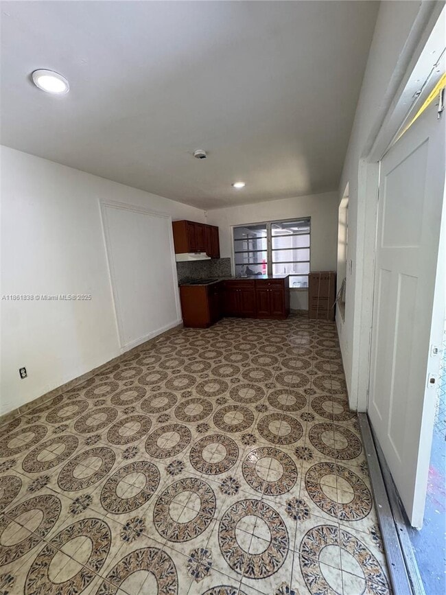 Foto del edificio - 100 NW 64th Ct