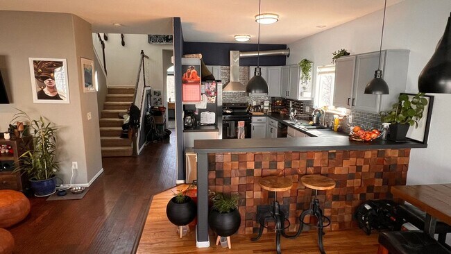 Foto del edificio - Spacious 4BR House in Fort Collins