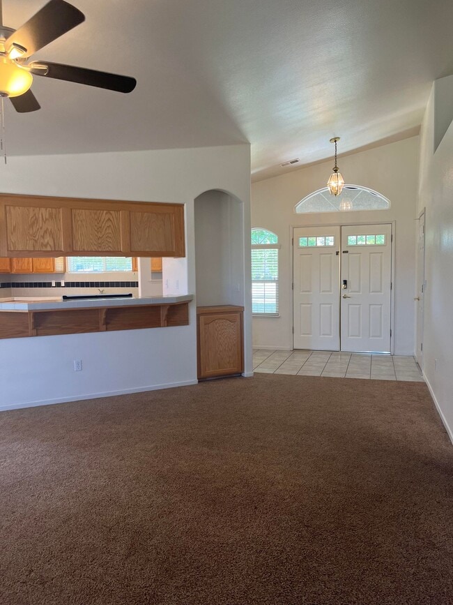 Foto del edificio - 950 Geneva Dr