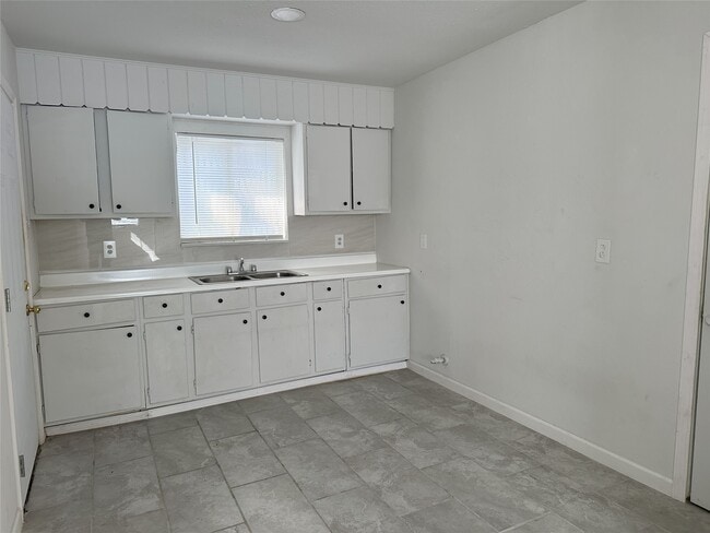 Foto del edificio - 3837 Mt Pleasant St