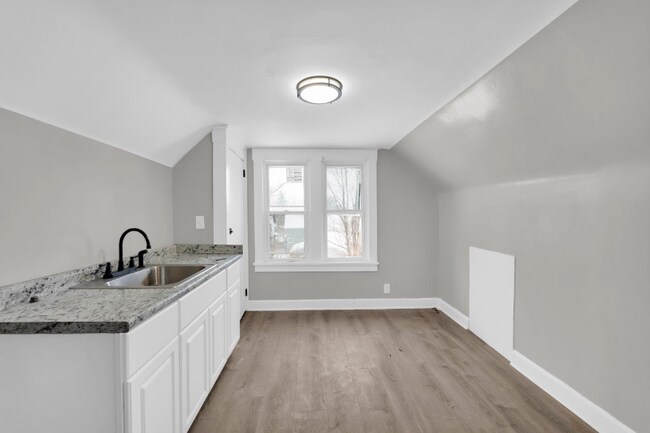 Foto del edificio - 1724 Burgess Rd