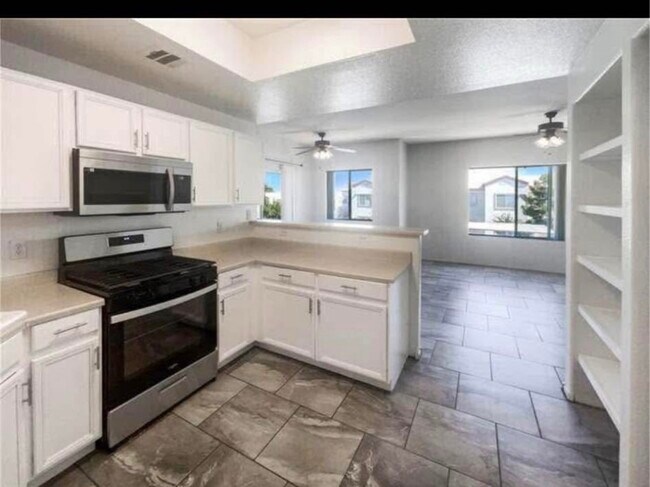 Foto del edificio - 4655 Gold Dust Ave